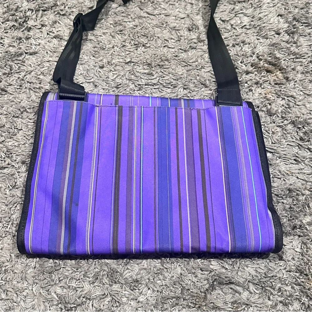 3/$15 Speck Tuck Pack Laptop Bag in Purple and Black Stripes 13”
